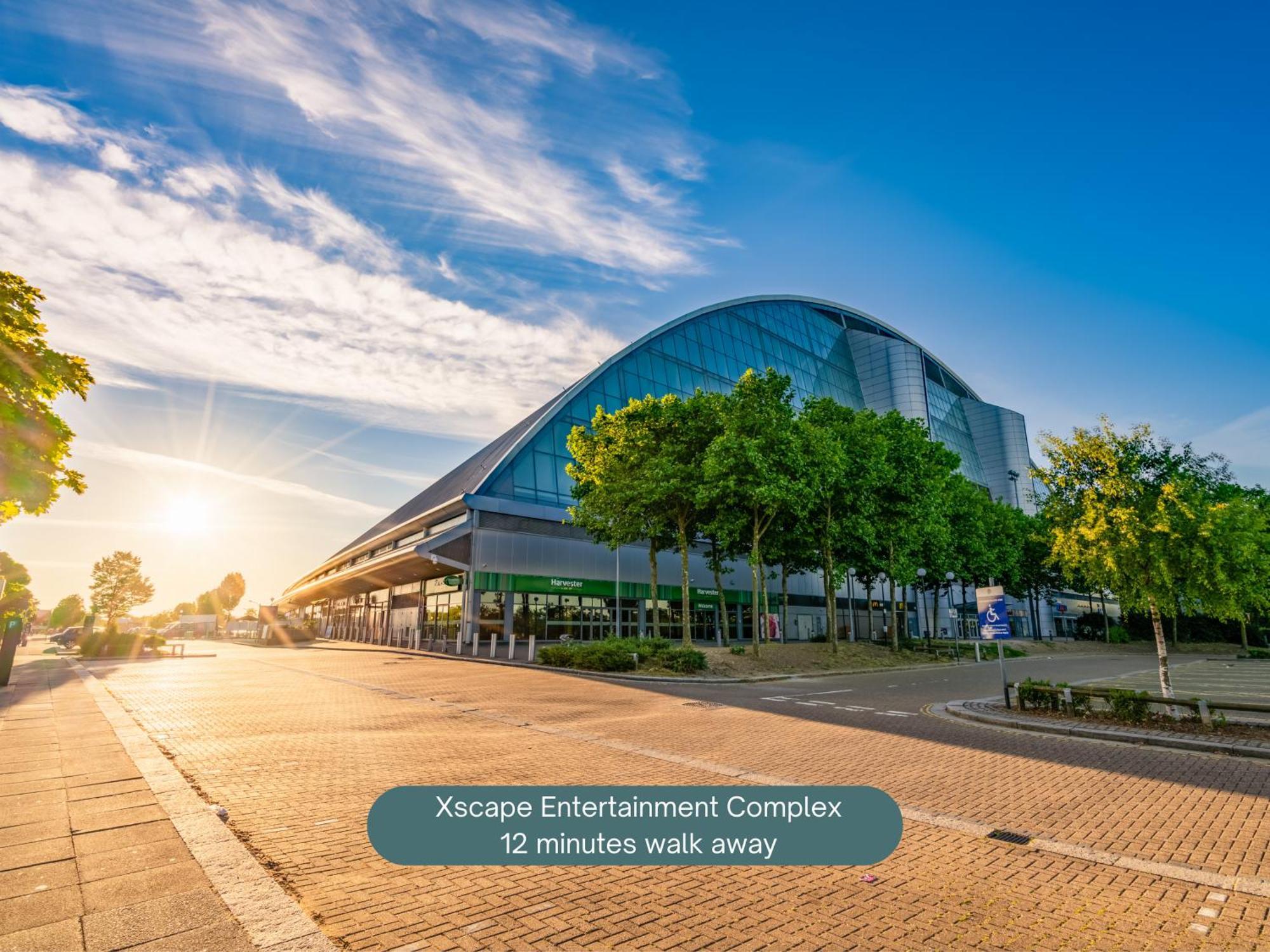 Penthouse Apartment - City Centre - Secure Parking, Balcony, Self-Check-In, Fast Wifi And Smart Tv With Netflix By Yoko Property Milton Keynes Extérieur photo