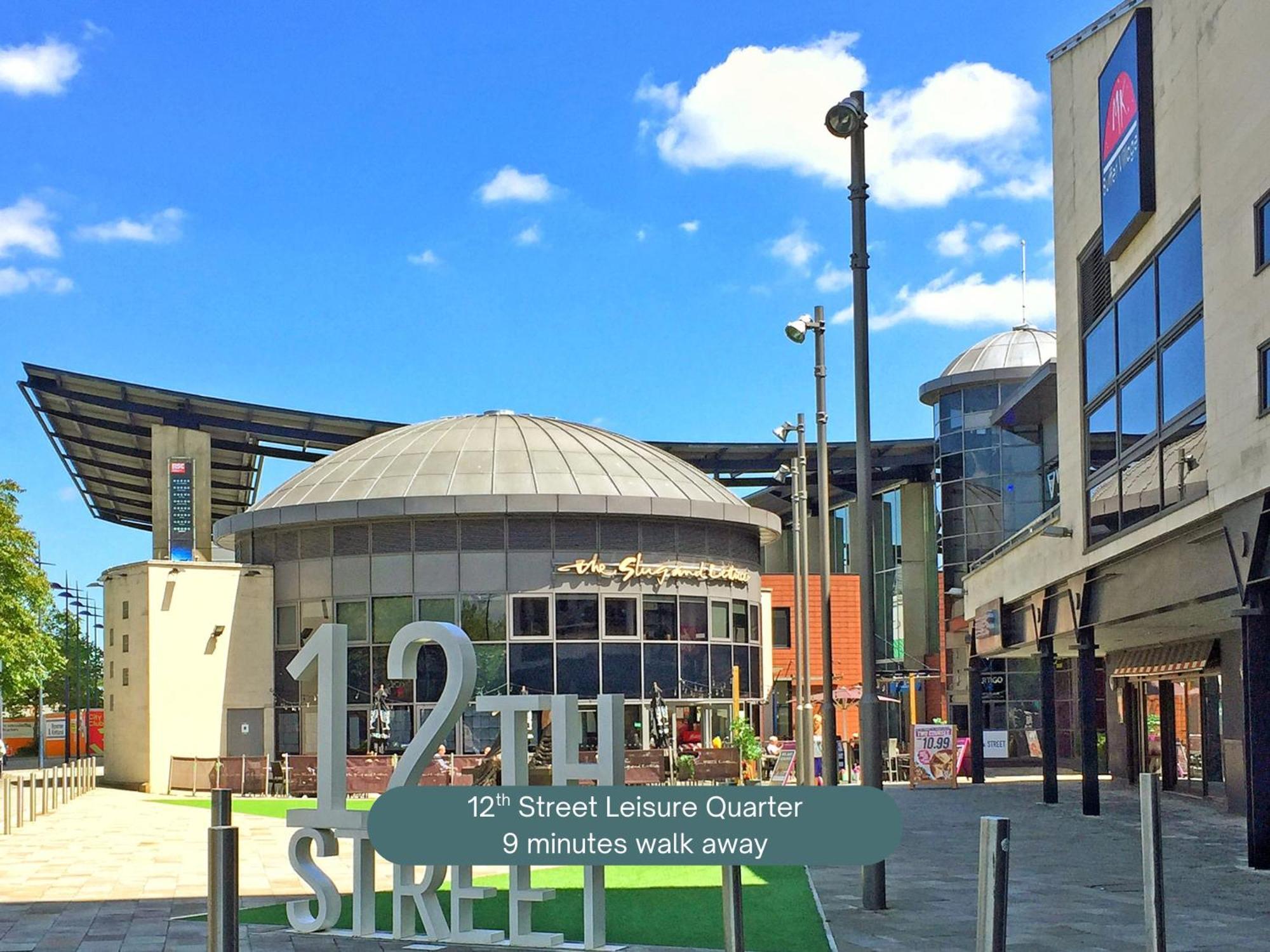 Penthouse Apartment - City Centre - Secure Parking, Balcony, Self-Check-In, Fast Wifi And Smart Tv With Netflix By Yoko Property Milton Keynes Extérieur photo