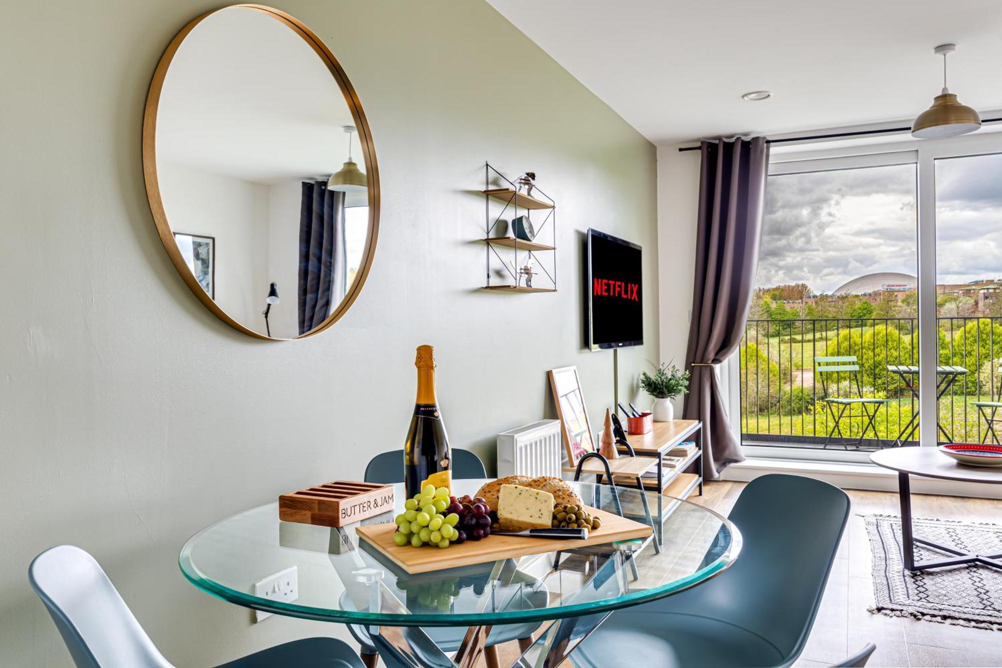 Penthouse Apartment - City Centre - Secure Parking, Balcony, Self-Check-In, Fast Wifi And Smart Tv With Netflix By Yoko Property Milton Keynes Extérieur photo