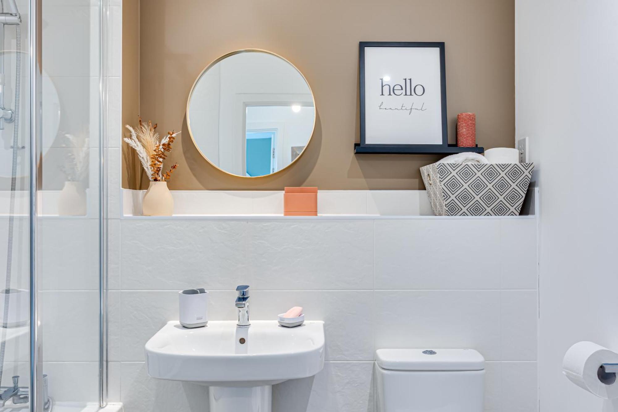 Penthouse Apartment - City Centre - Secure Parking, Balcony, Self-Check-In, Fast Wifi And Smart Tv With Netflix By Yoko Property Milton Keynes Extérieur photo