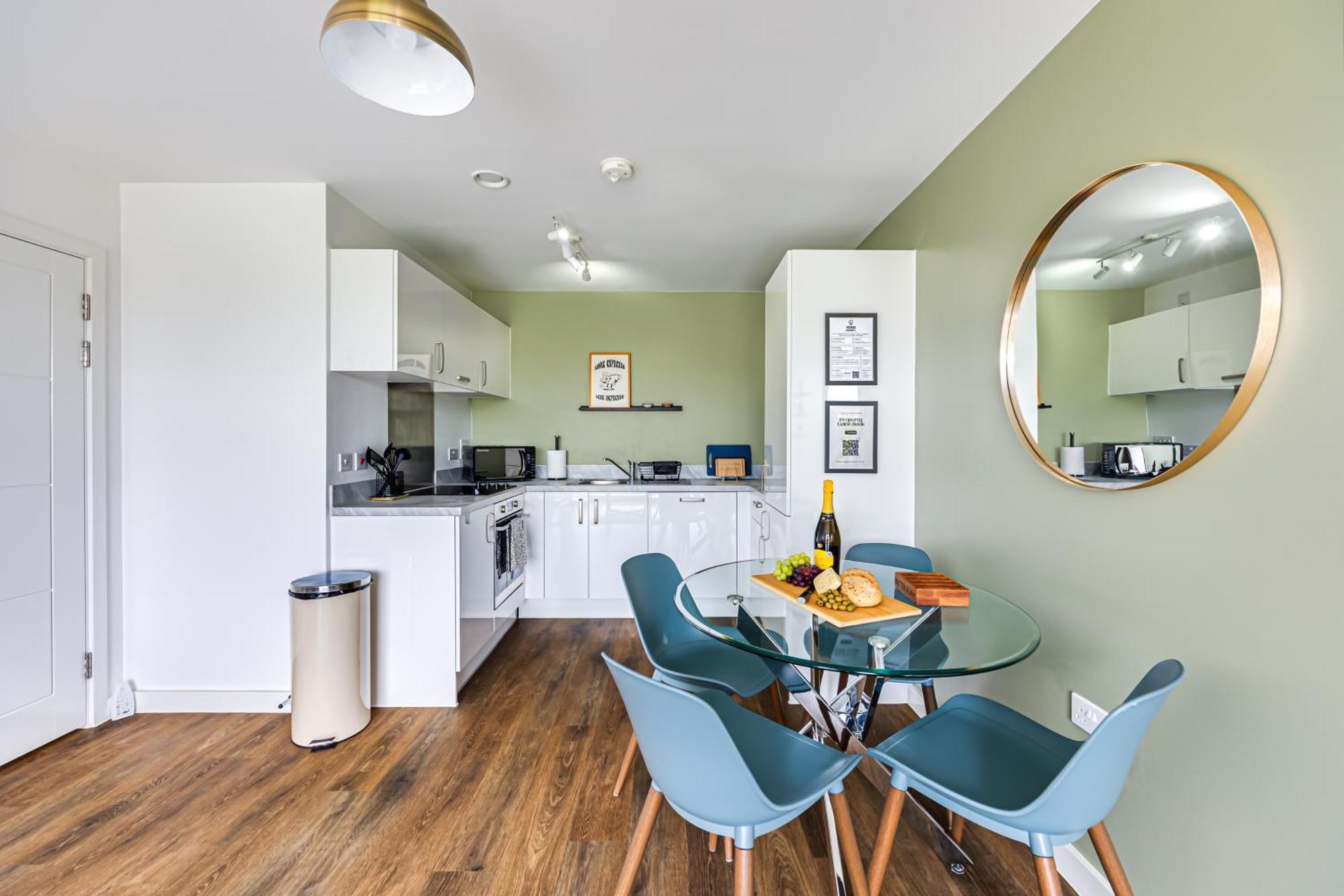 Penthouse Apartment - City Centre - Secure Parking, Balcony, Self-Check-In, Fast Wifi And Smart Tv With Netflix By Yoko Property Milton Keynes Extérieur photo