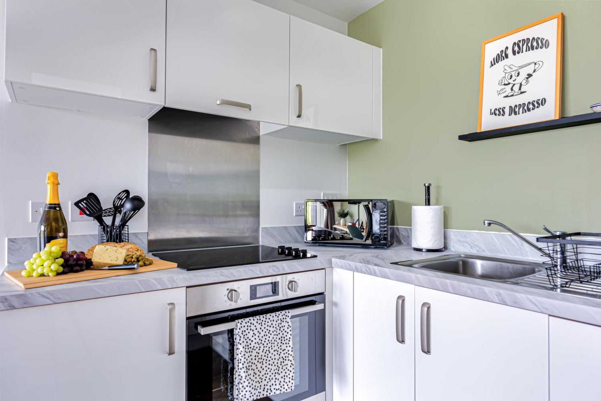 Penthouse Apartment - City Centre - Secure Parking, Balcony, Self-Check-In, Fast Wifi And Smart Tv With Netflix By Yoko Property Milton Keynes Extérieur photo